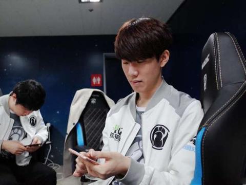 GALA ：如果有机会，可能也会玩卡莎，但现在的卡莎有点垃圾