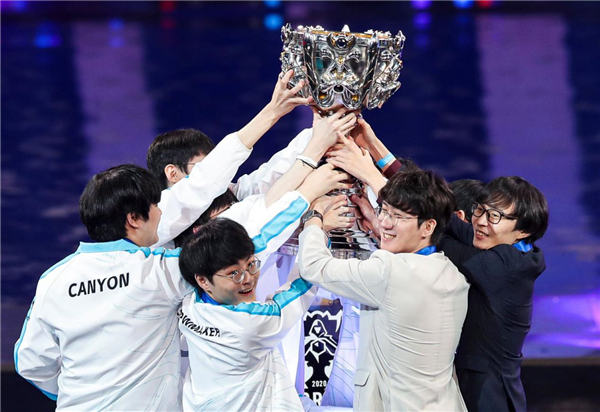 【赛后战报】专打精锐？EDG爆冷2：1终结TT三连胜