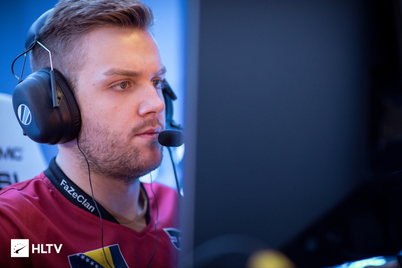 扑克起手策略的核心思路（扑克起手策略的关键要点）