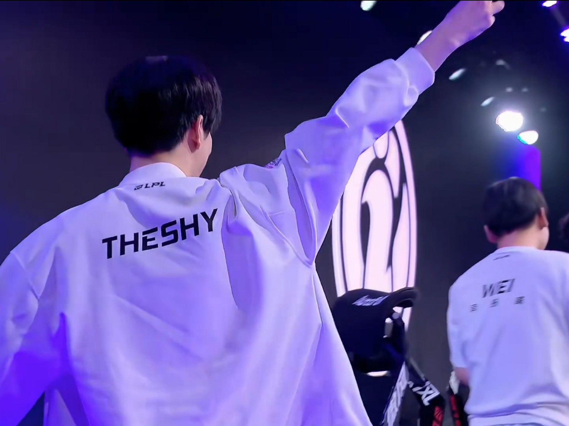 德扑下注恐惧：不敢下注往往比乱下注更糟。（德扑下注焦虑：过度谨慎往往比盲目下注更糟）